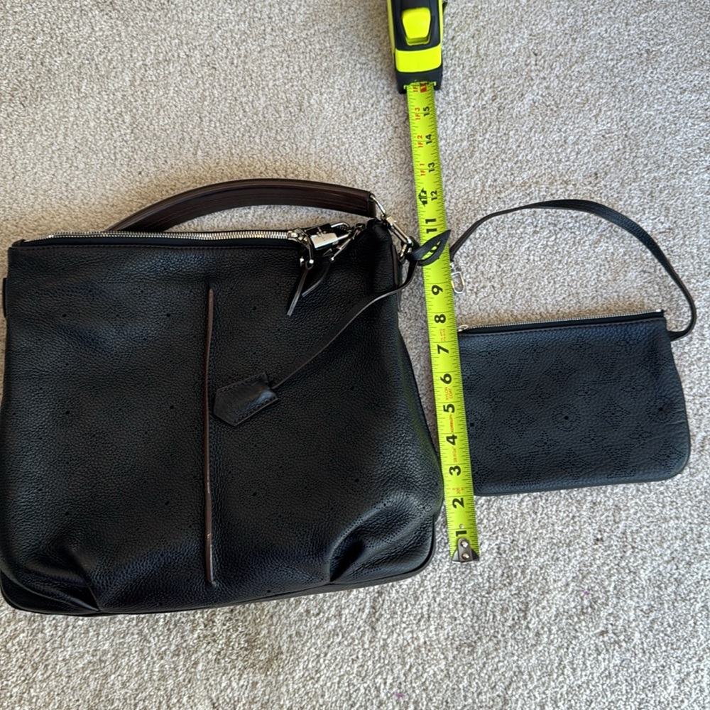 AUTHENTIC Louis Vuitton - Picture 4 of 14